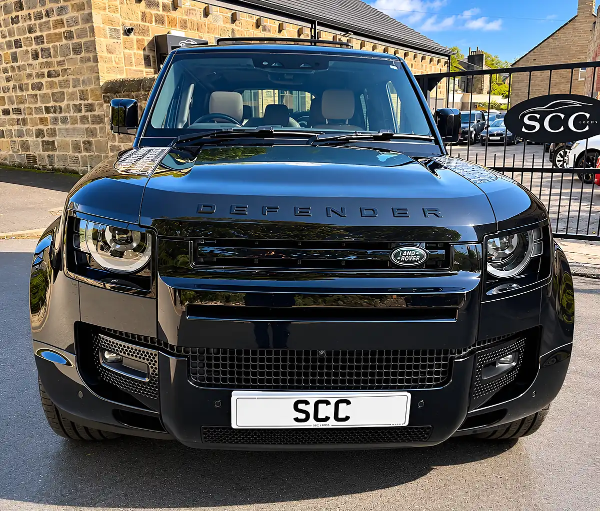 Used 2025 Land Rover Defender 110 X-Dynamic Hse Santorini Black - Interior and Exterior details 3