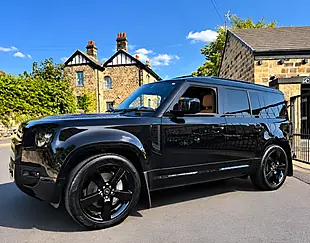 Used 2025 Land Rover Defender 110 X-Dynamic Hse Santorini Black - Interior and Exterior details 4