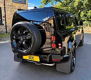 Used 2025 Land Rover Defender 110 X-Dynamic Hse Santorini Black - Interior and Exterior details 7