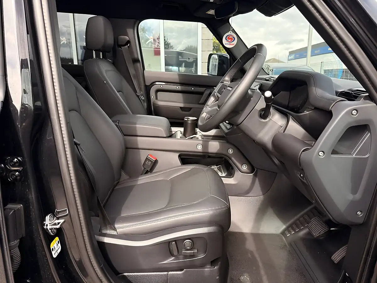 Used 2025 Land Rover Defender 110 X-Dynamic Se Black - Interior and Exterior details 10