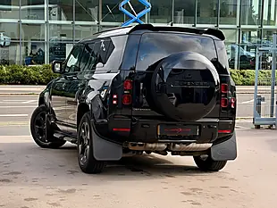 Used 2025 Land Rover Defender 110 X-Dynamic Se Black - Interior and Exterior details 18