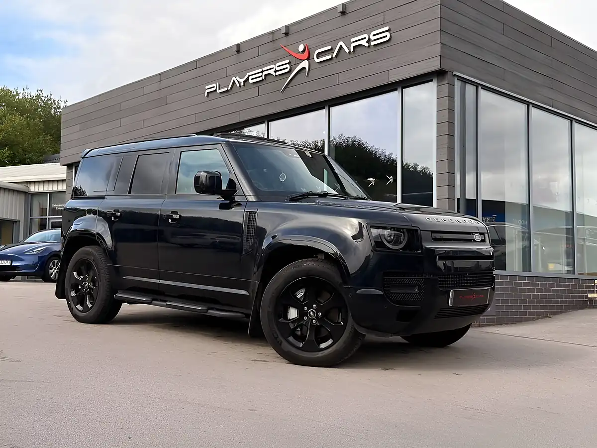 Used 2025 Land Rover Defender 110 X-Dynamic Se Black - Interior and Exterior details 3