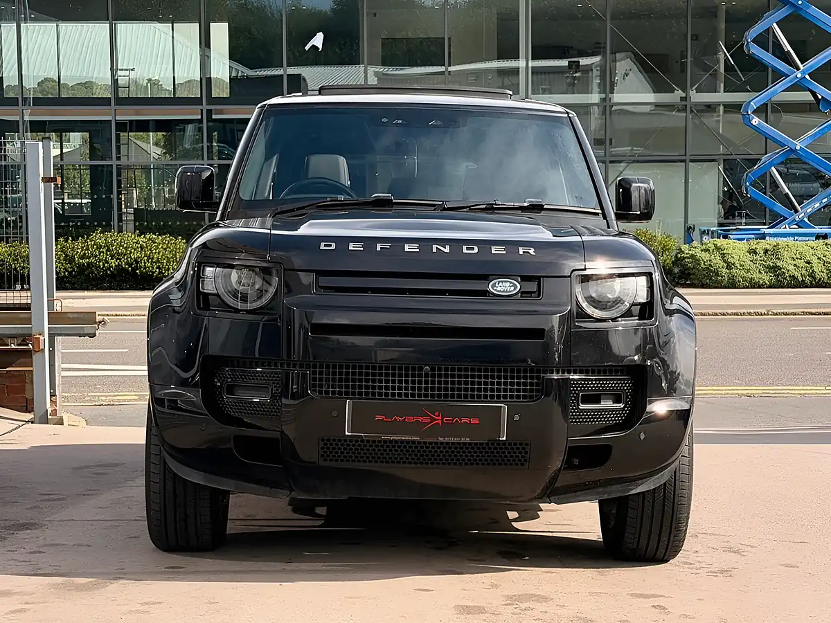 Used 2025 Land Rover Defender 110 X-Dynamic Se Black - Interior and Exterior details 7