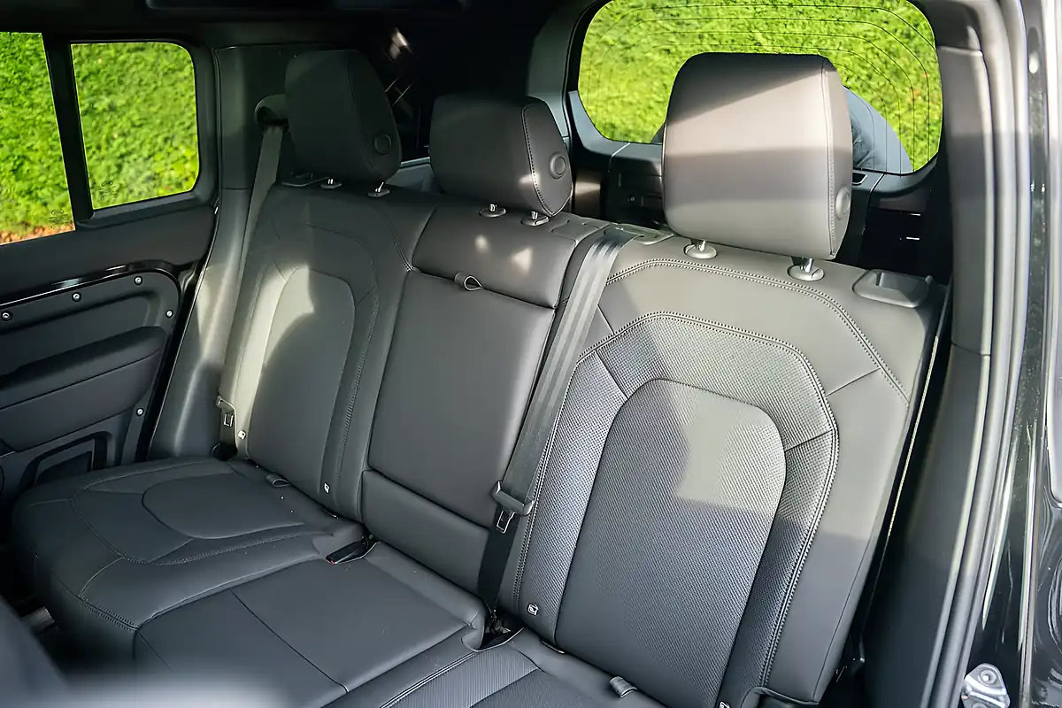 Used 2025 Land Rover Defender 110 X-Dynamic Se Black - Interior and Exterior details 12