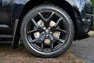 Used 2025 Land Rover Defender 110 X-Dynamic Se Black - Interior and Exterior details 13