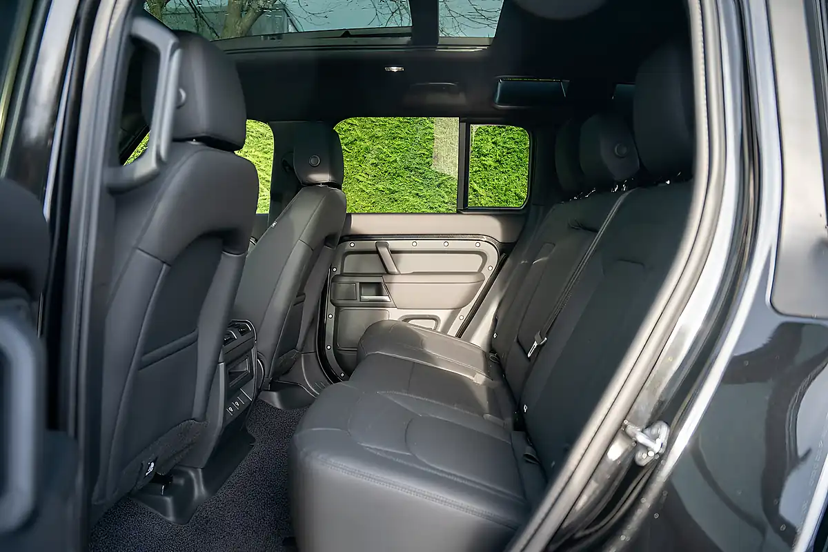 Used 2025 Land Rover Defender 110 X-Dynamic Se Black - Interior and Exterior details 16