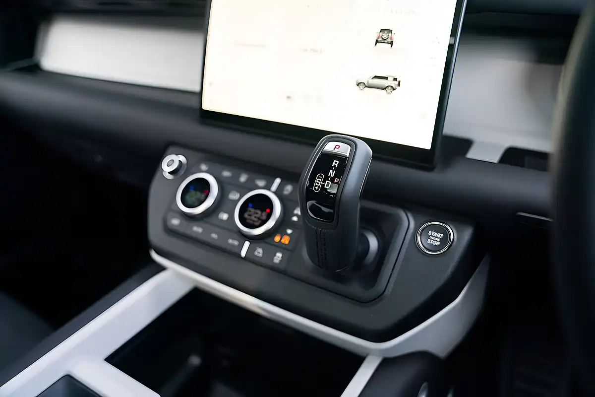 Used 2025 Land Rover Defender 110 X-Dynamic Se Black - Interior and Exterior details 17