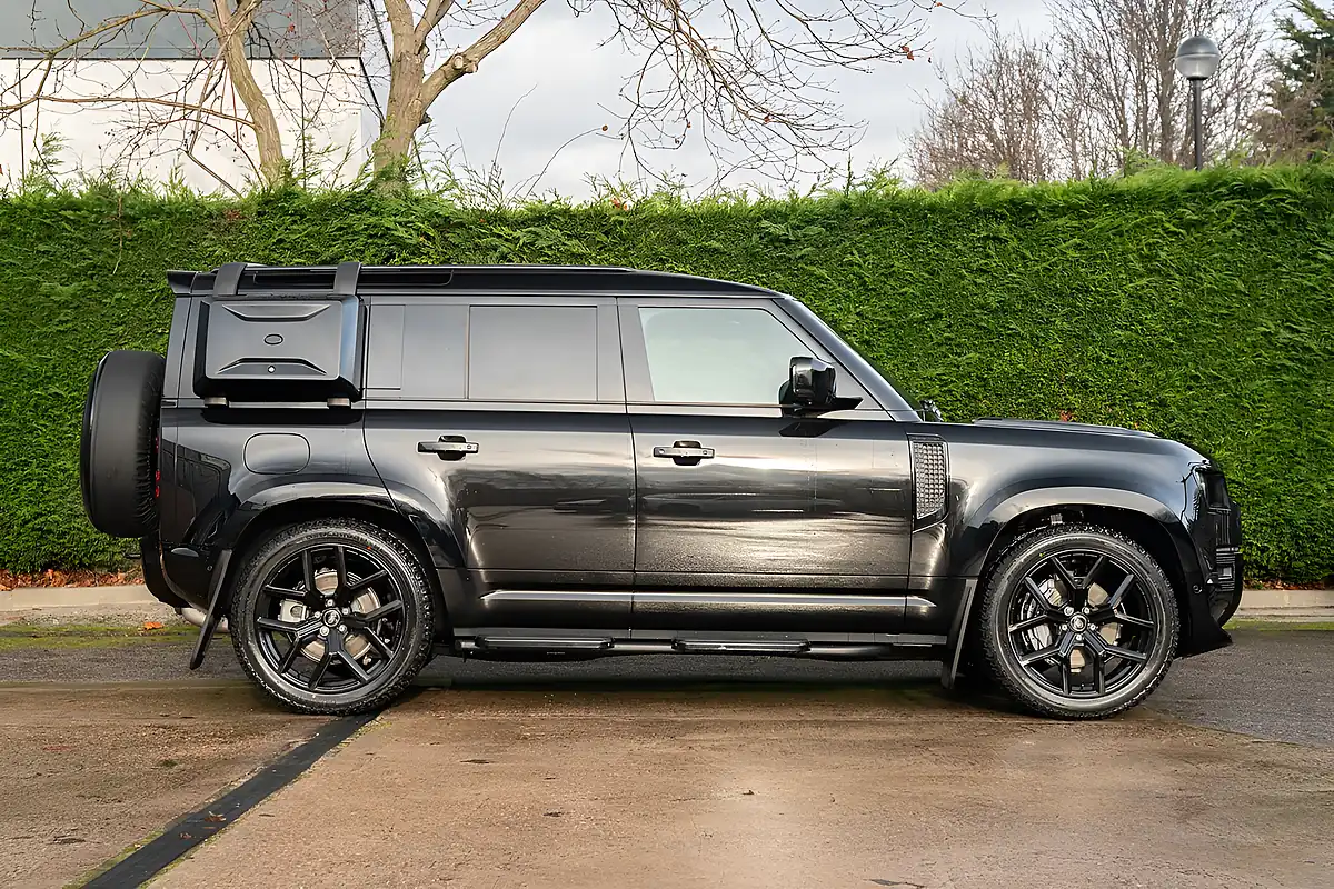 Used 2025 Land Rover Defender 110 X-Dynamic Se Black - Interior and Exterior details 6