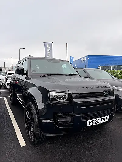 2025 Land Rover Defender 110 D250 X-Dynamic SE