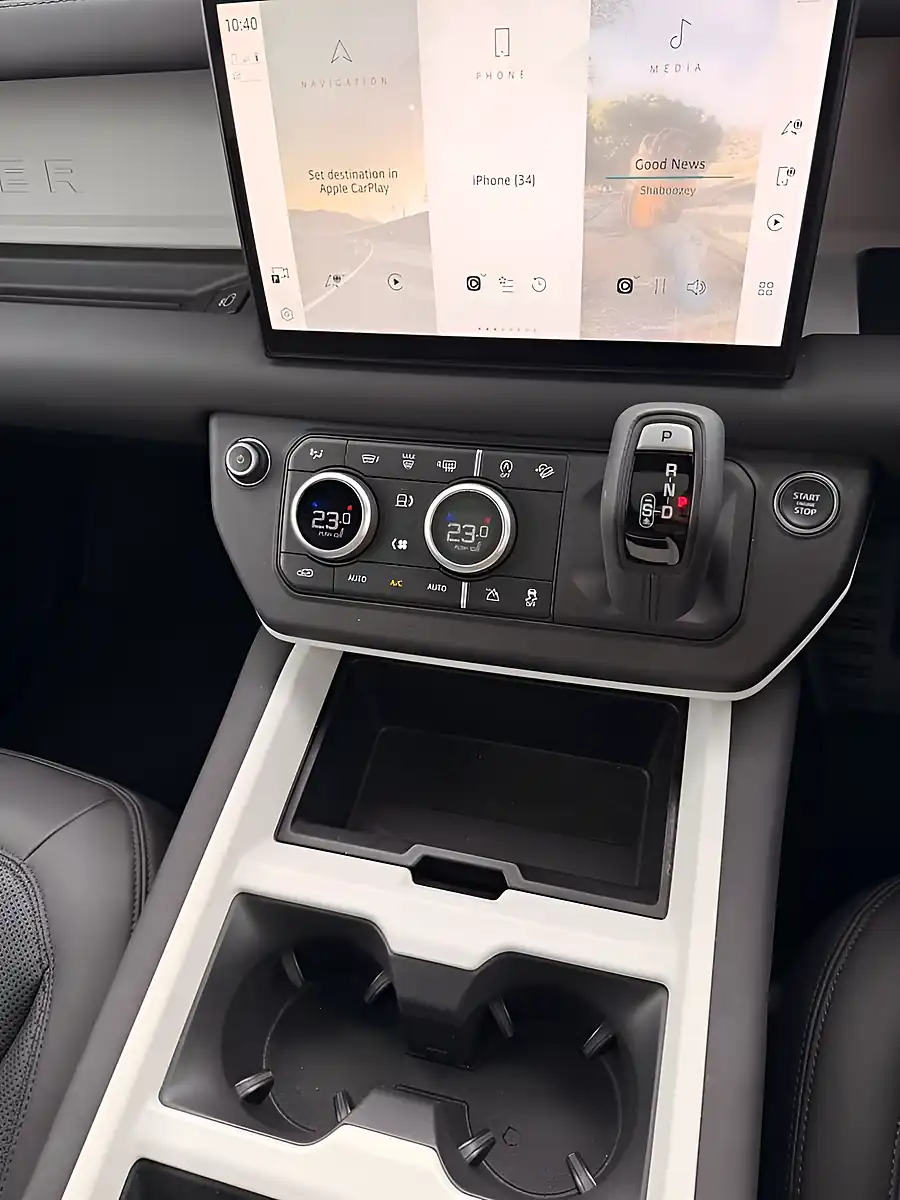Used 2025 Land Rover Defender 110 X-Dynamic Se Black - Interior and Exterior details 13