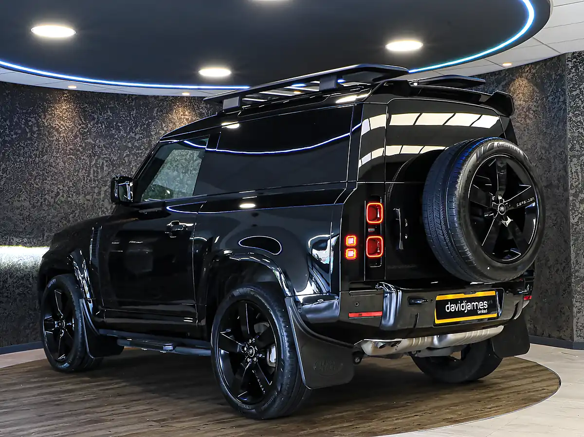 Used 2025 Land Rover Defender 90 X-Dynamic Hse Black - Interior and Exterior details 6