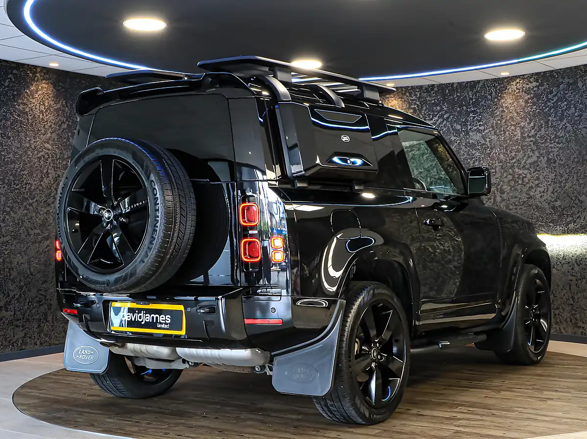 Used 2025 Land Rover Defender 90 X-Dynamic Hse Black - Interior and Exterior details 8