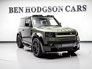 Used 2025 Land Rover Defender 90 X-Dynamic Se Green - Interior and Exterior details 2