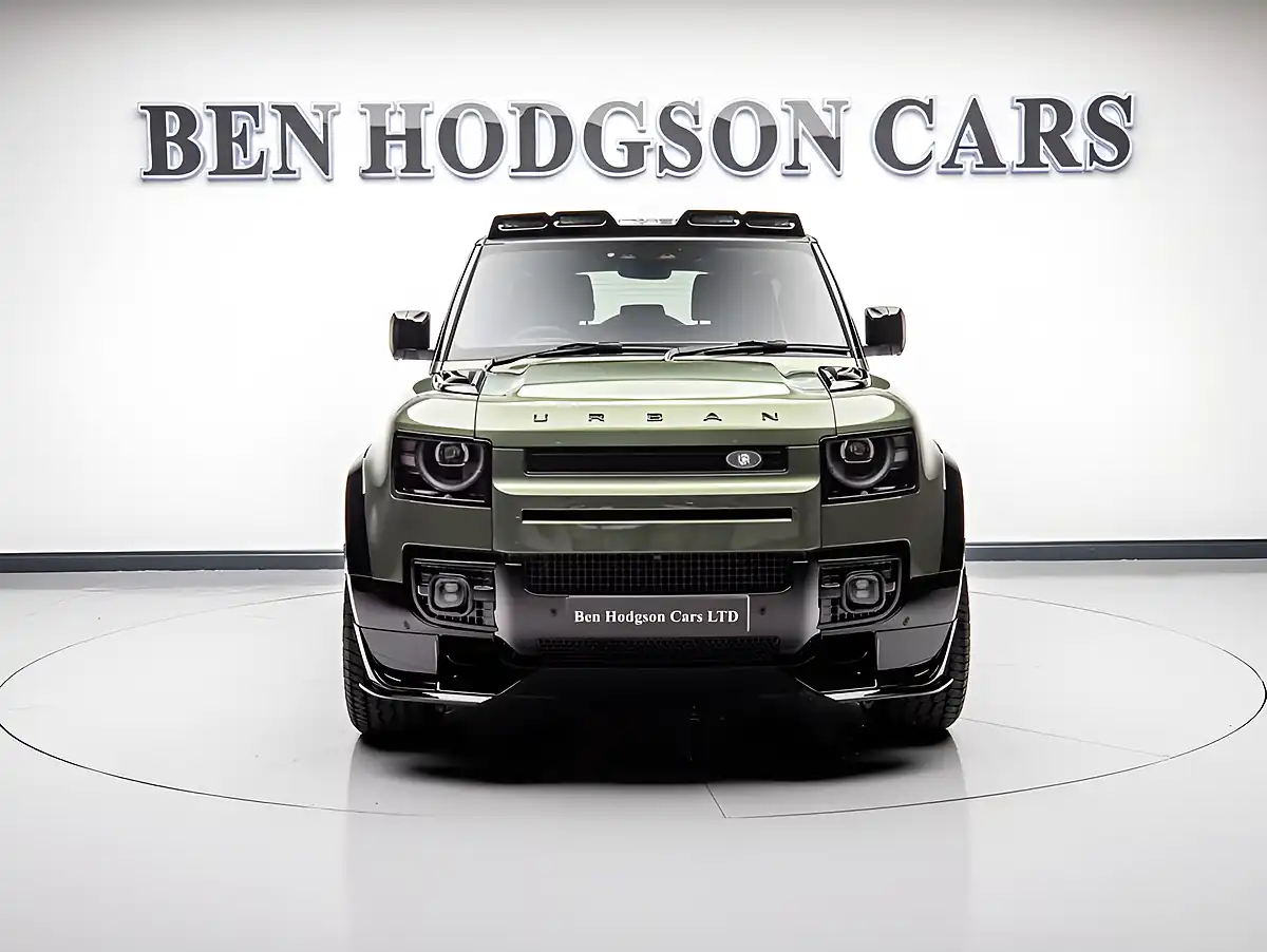 Used 2025 Land Rover Defender 90 X-Dynamic Se Green - Interior and Exterior details 20