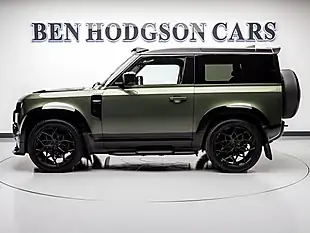 Used 2025 Land Rover Defender 90 X-Dynamic Se Green - Interior and Exterior details 5