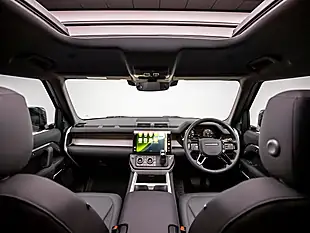 Used 2025 Land Rover Defender 90 X-Dynamic Se Green - Interior and Exterior details 8