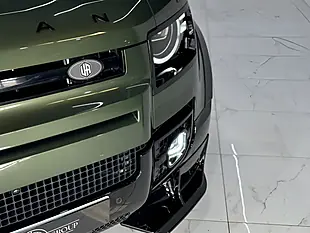 Used 2025 Land Rover Defender 90 X-Dynamic Se Woolstone Green - Interior and Exterior details 13