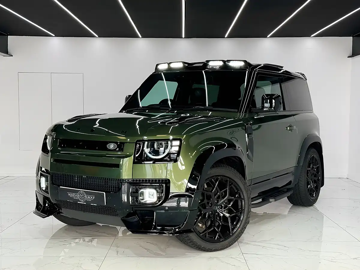 Used 2025 Land Rover Defender 90 X-Dynamic Se Woolstone Green - Interior and Exterior details 2