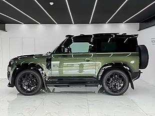 Used 2025 Land Rover Defender 90 X-Dynamic Se Woolstone Green - Interior and Exterior details 3