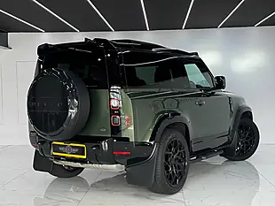 Used 2025 Land Rover Defender 90 X-Dynamic Se Woolstone Green - Interior and Exterior details 6