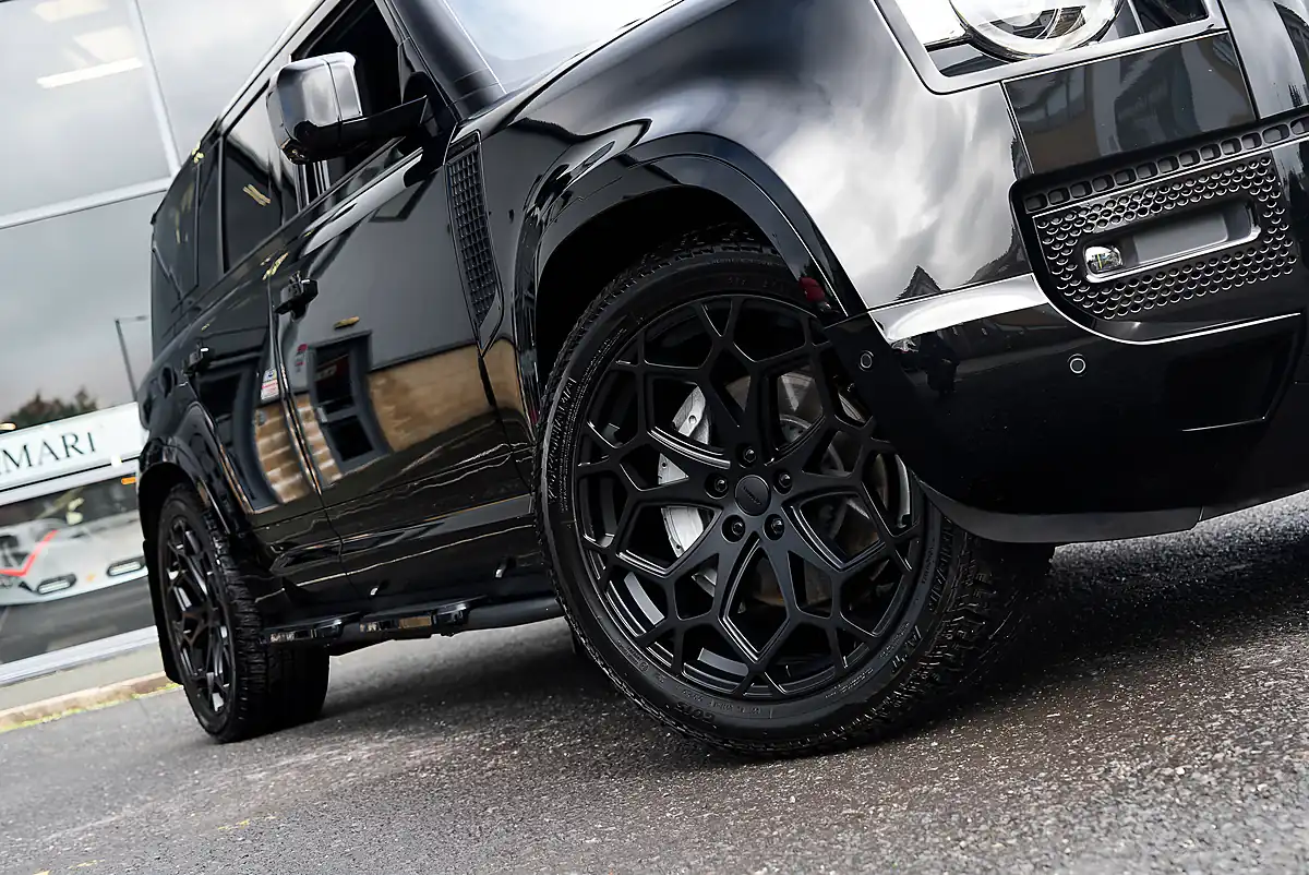 Used 2025 Land Rover Defender X-Dynamic Hse Black - Interior and Exterior details 12