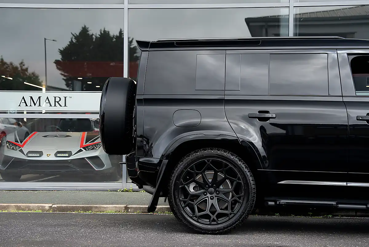 Used 2025 Land Rover Defender X-Dynamic Hse Black - Interior and Exterior details 13