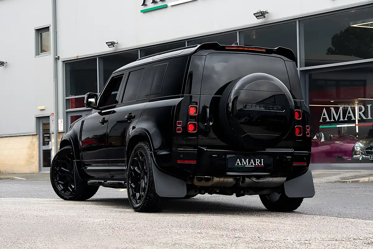Used 2025 Land Rover Defender X-Dynamic Hse Black - Interior and Exterior details 16