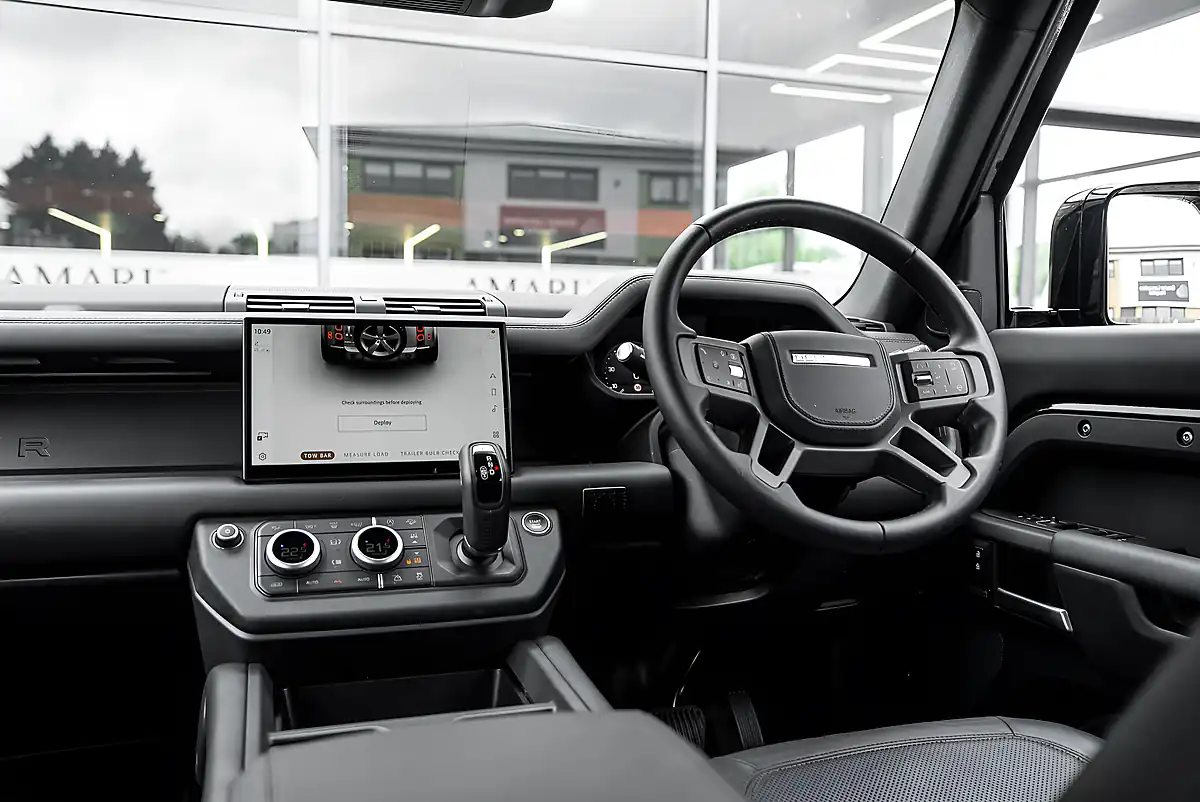 Used 2025 Land Rover Defender X-Dynamic Hse Black - Interior and Exterior details 18