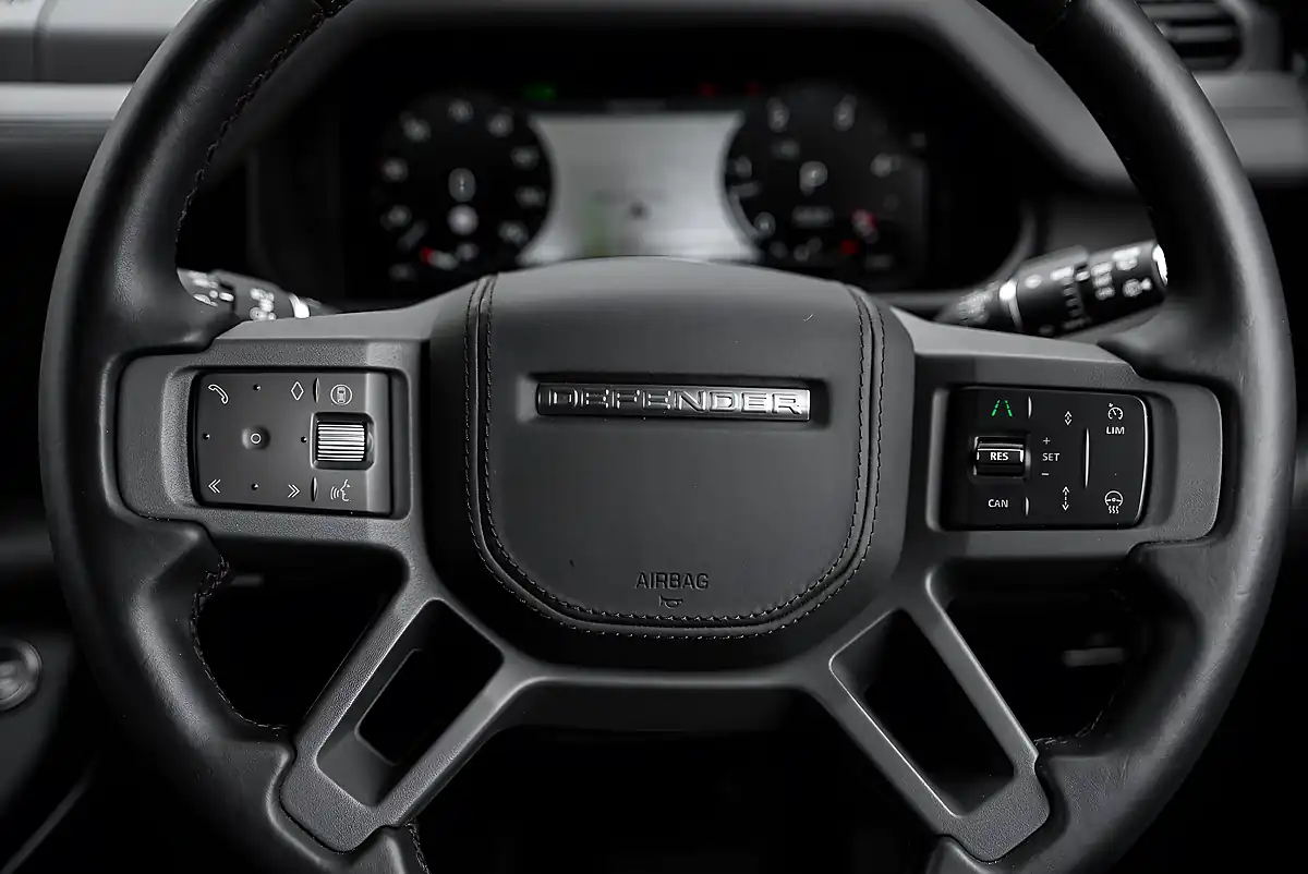 Used 2025 Land Rover Defender X-Dynamic Hse Black - Interior and Exterior details 20