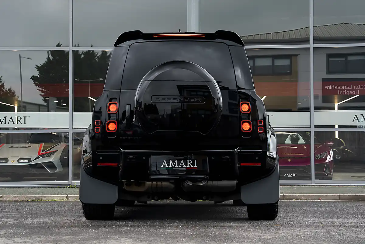 Used 2025 Land Rover Defender X-Dynamic Hse Black - Interior and Exterior details 7