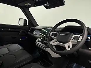 Used 2025 Land Rover Defender X-Dynamic Se Hard Top Black - Interior and Exterior details 15