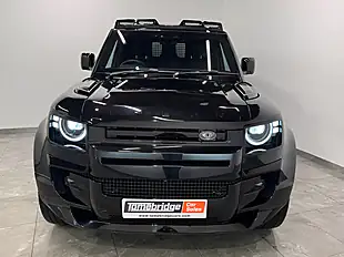 Used 2025 Land Rover Defender X-Dynamic Se Hard Top Black - Interior and Exterior details 3