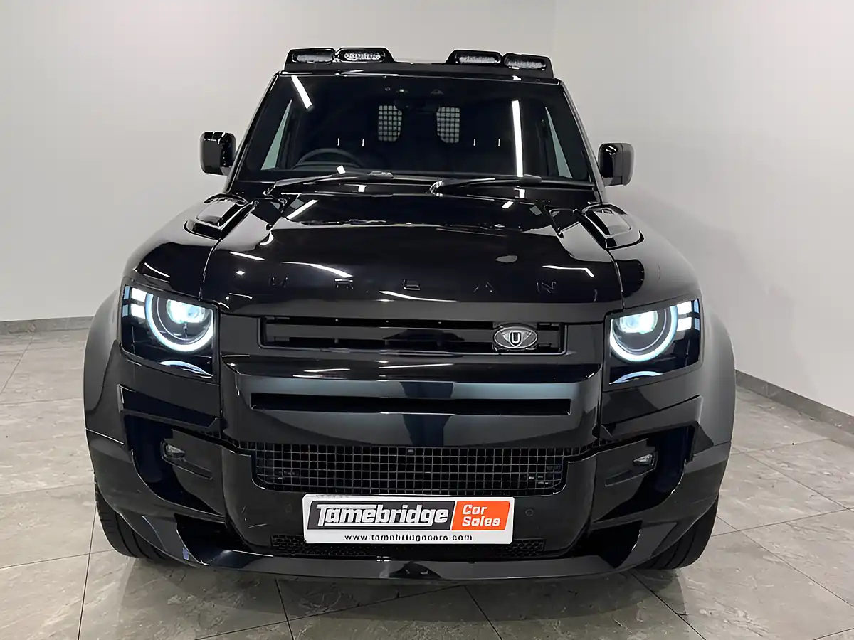 Used 2025 Land Rover Defender X-Dynamic Se Hard Top Black - Interior and Exterior details 3