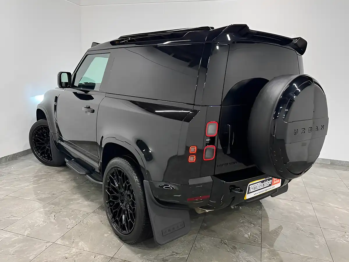 Used 2025 Land Rover Defender X-Dynamic Se Hard Top Black - Interior and Exterior details 9