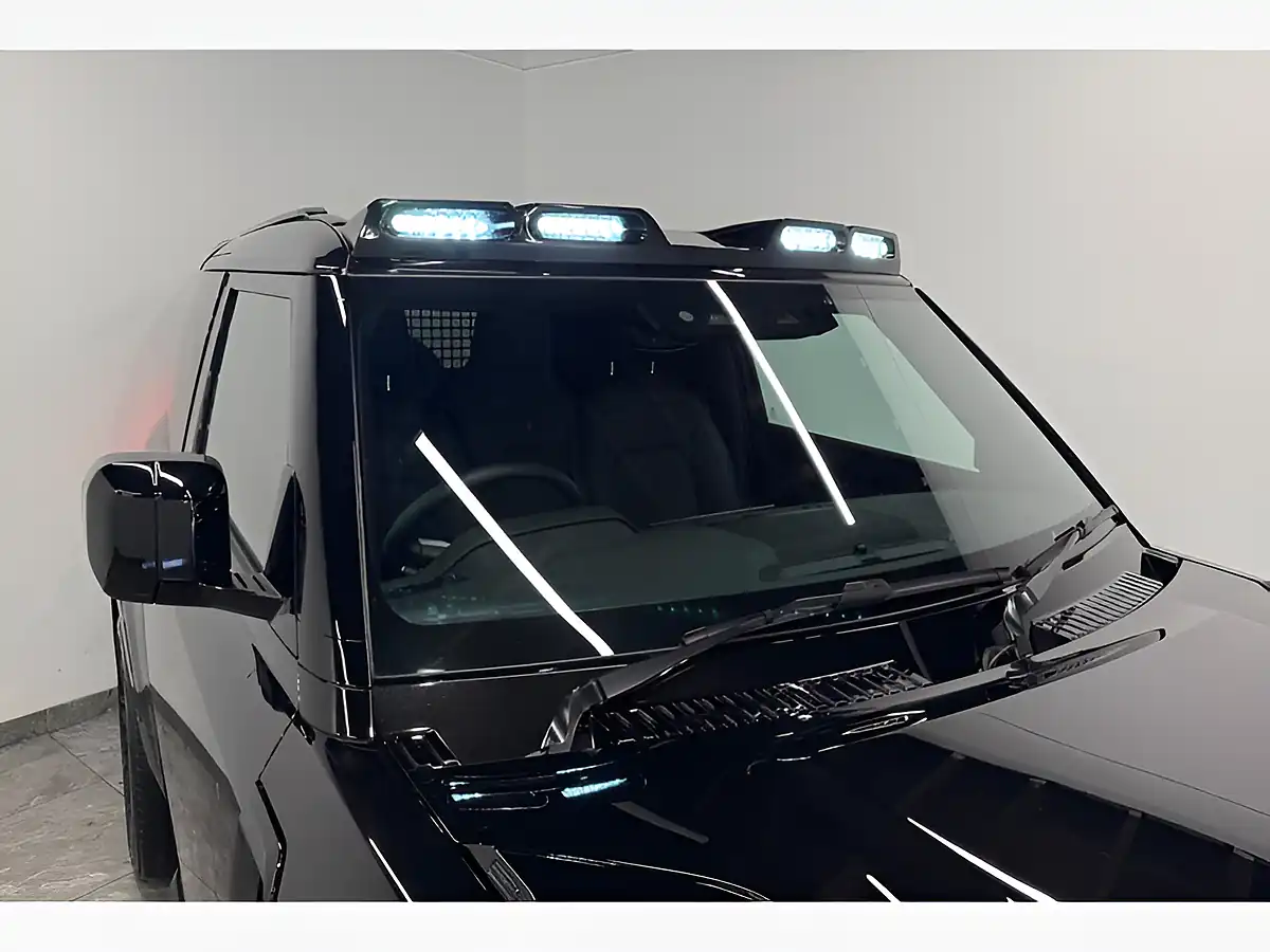 Used 2025 Land Rover Defender X-Dynamic Se Hard Top Black - Interior and Exterior details 8