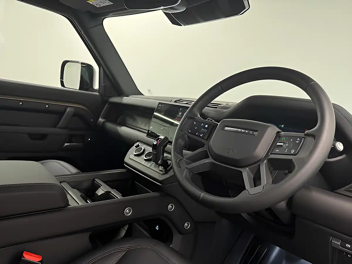 Used 2025 Land Rover Defender X-Dynamic Se Hard Top Brown - Interior and Exterior details 11