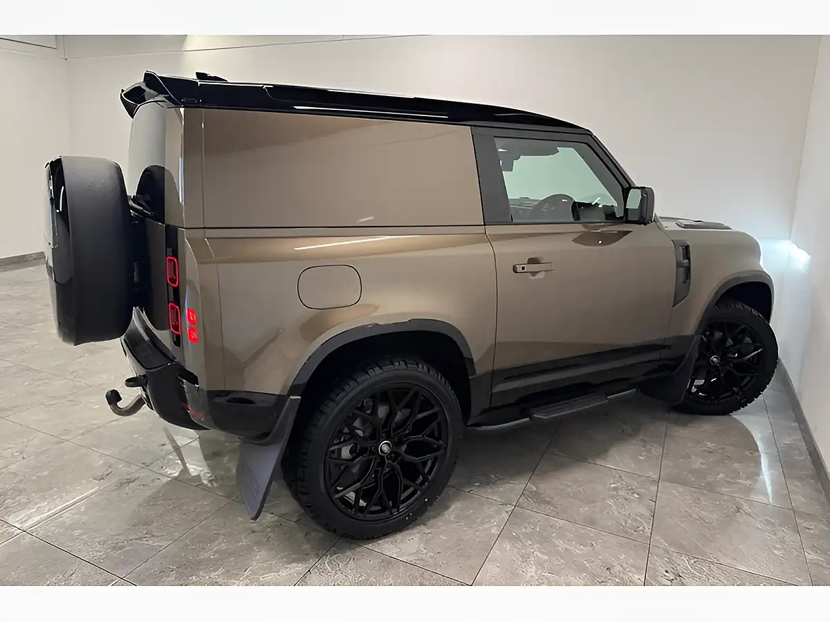Used 2025 Land Rover Defender X-Dynamic Se Hard Top Brown - Interior and Exterior details 8