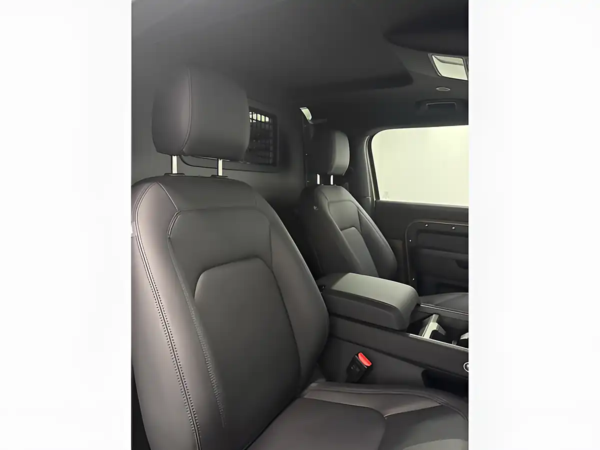 Used 2025 Land Rover Defender X-Dynamic Se Hard Top Brown - Interior and Exterior details 9
