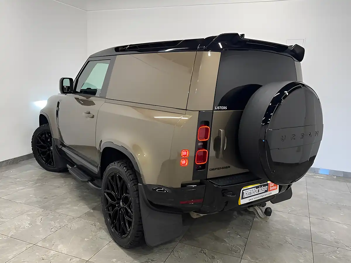 Used 2025 Land Rover Defender X-Dynamic Se Hard Top Brown - Interior and Exterior details 5