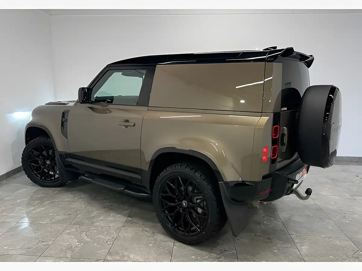 Used 2025 Land Rover Defender X-Dynamic Se Hard Top Brown - Interior and Exterior details 6