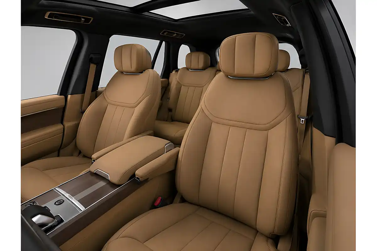 Used 2025 Land Rover Range Rover Autobiography Ostuni Pearl White - Interior and Exterior details 2