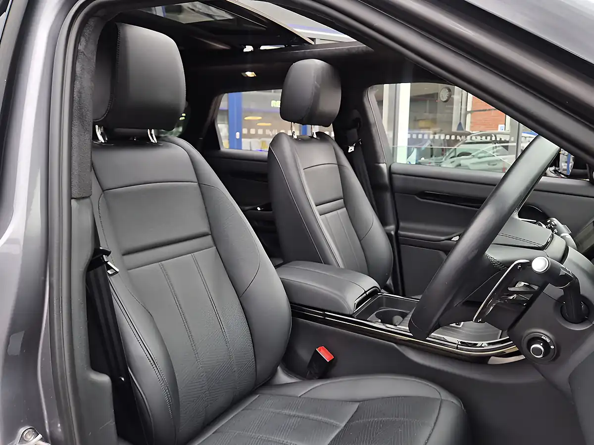 Used 2025 Land Rover Range Rover Evoque Autobiography Grey - Interior and Exterior details 5