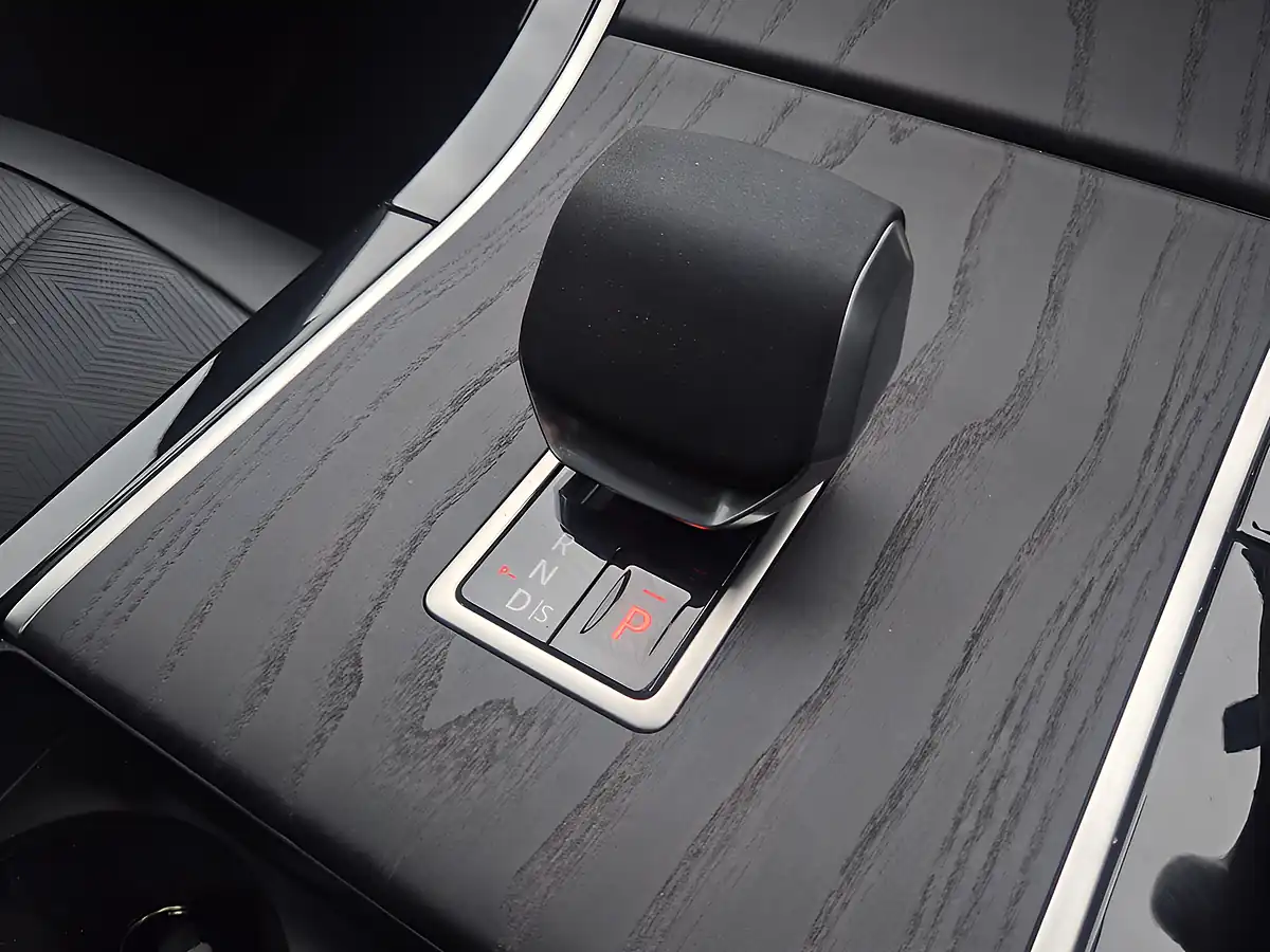 Used 2025 Land Rover Range Rover Evoque Autobiography Grey - Interior and Exterior details 8