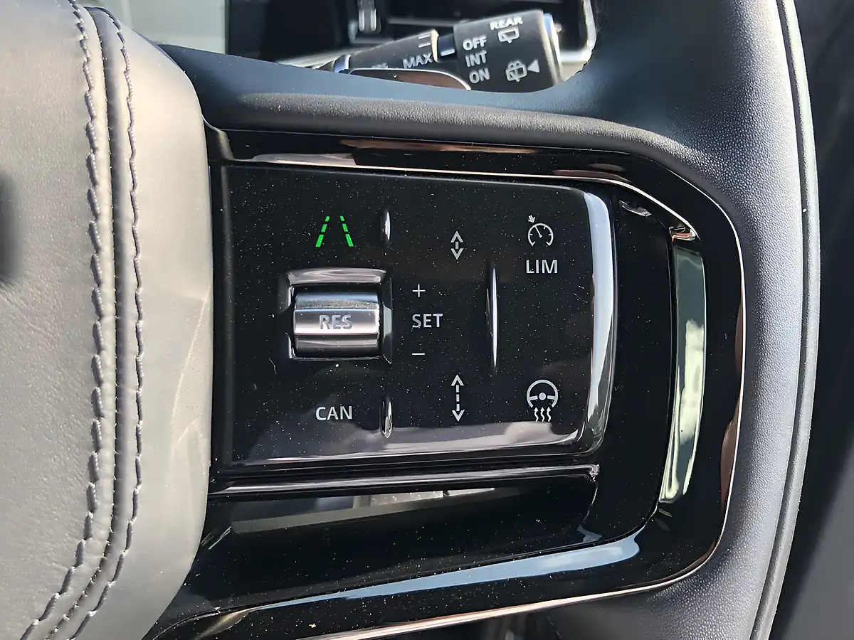 Used 2025 Land Rover Range Rover Evoque Autobiography Grey - Interior and Exterior details 8