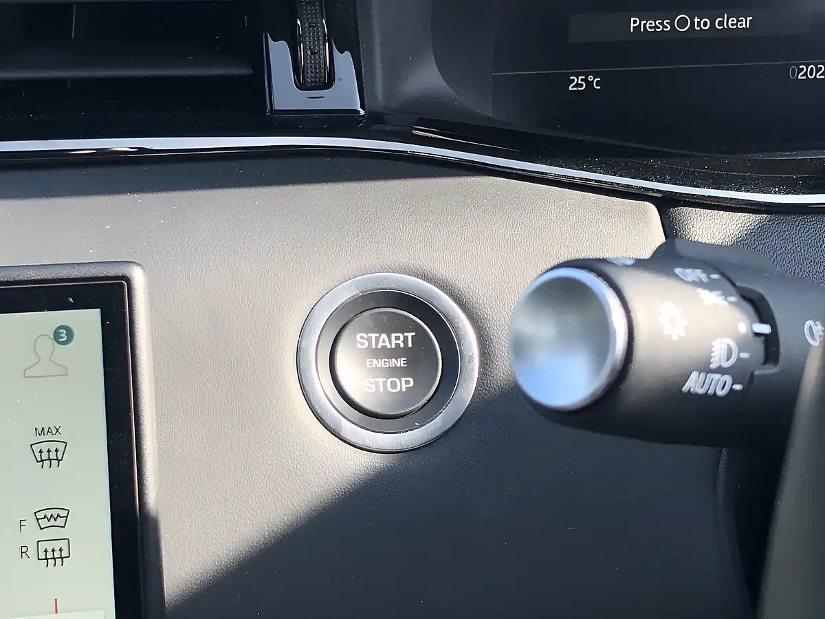 Used 2025 Land Rover Range Rover Evoque Autobiography Grey - Interior and Exterior details 9