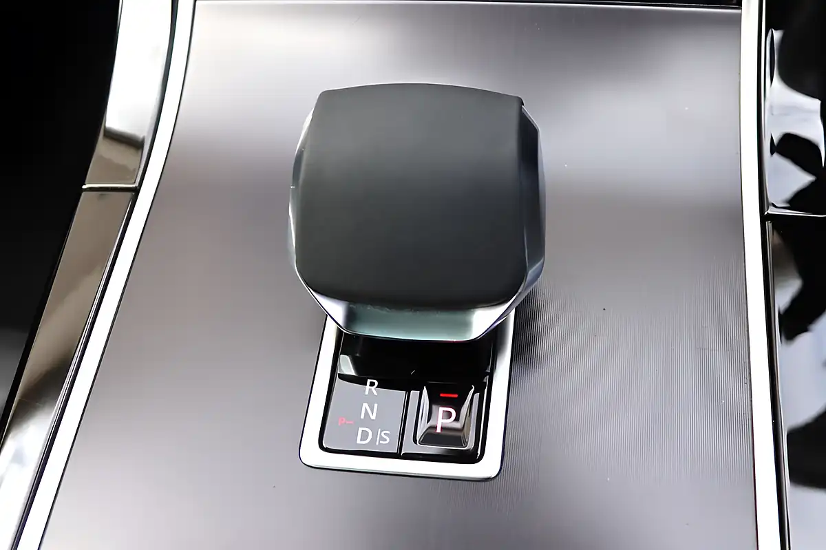 Used 2025 Land Rover Range Rover Evoque Edition Santorini Black - Interior and Exterior details 12
