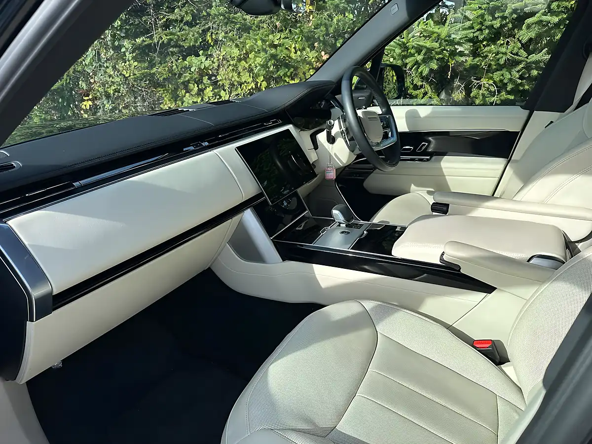 Used 2025 Land Rover Range Rover - Interior and Exterior details 10