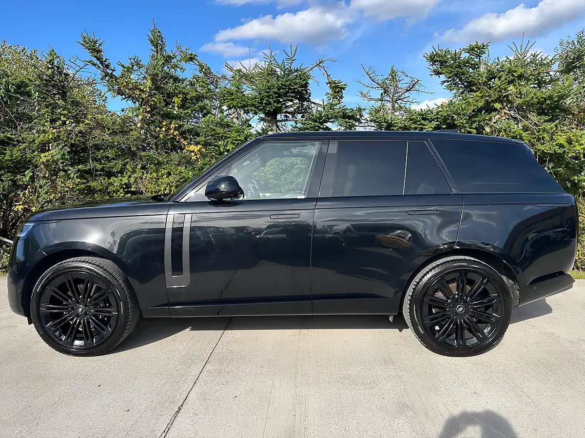 Used 2025 Land Rover Range Rover - Interior and Exterior details 3