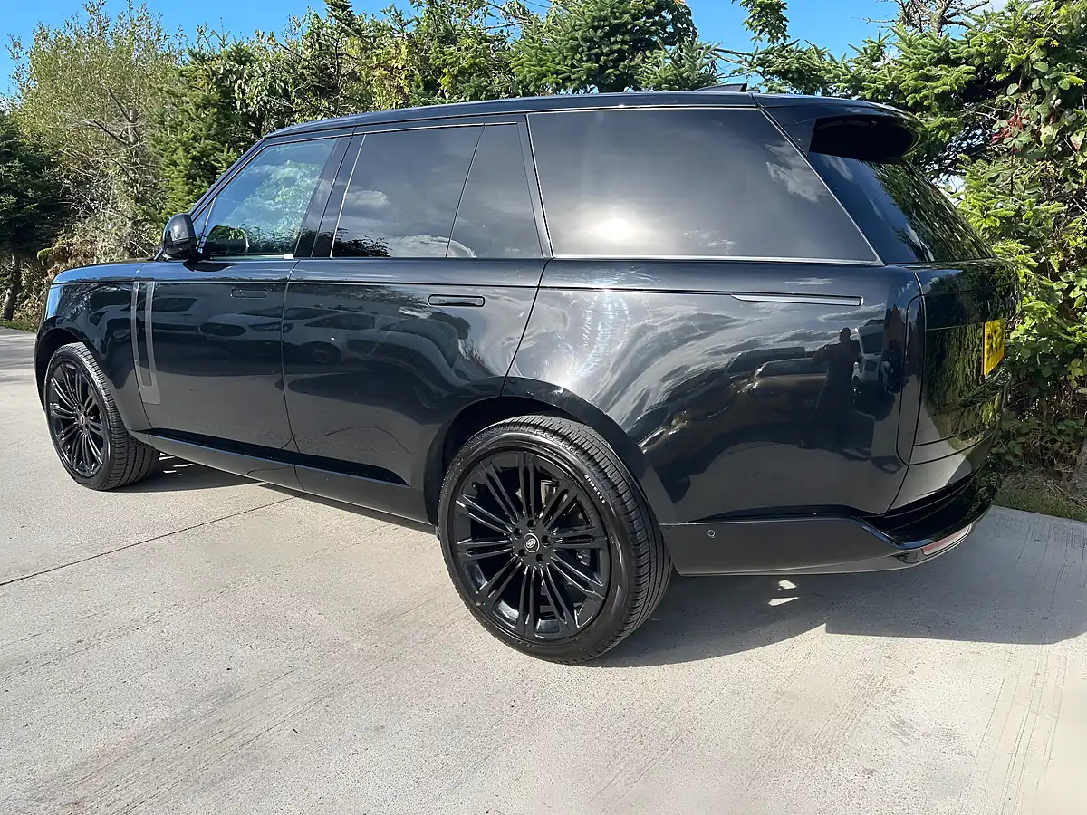 Used 2025 Land Rover Range Rover - Interior and Exterior details 4