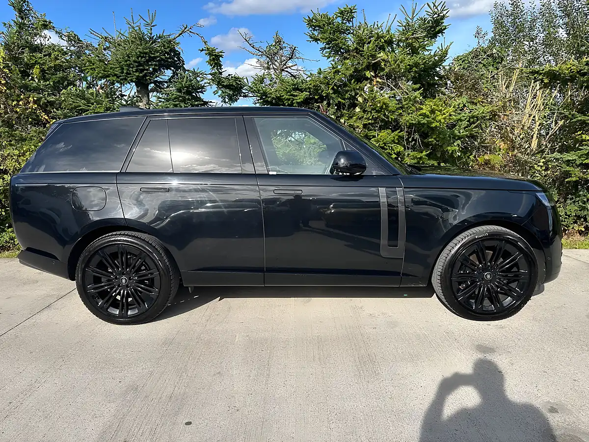 Used 2025 Land Rover Range Rover - Interior and Exterior details 7